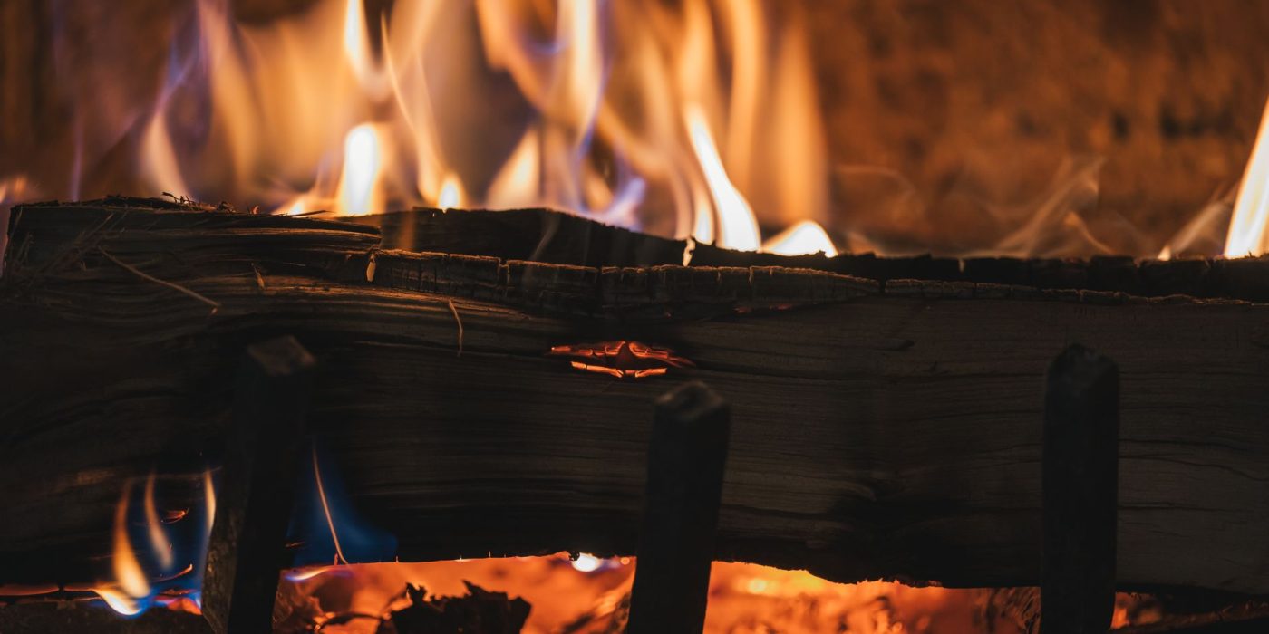 Bûches Crepito 30 cm : le bois conditionné en pratique