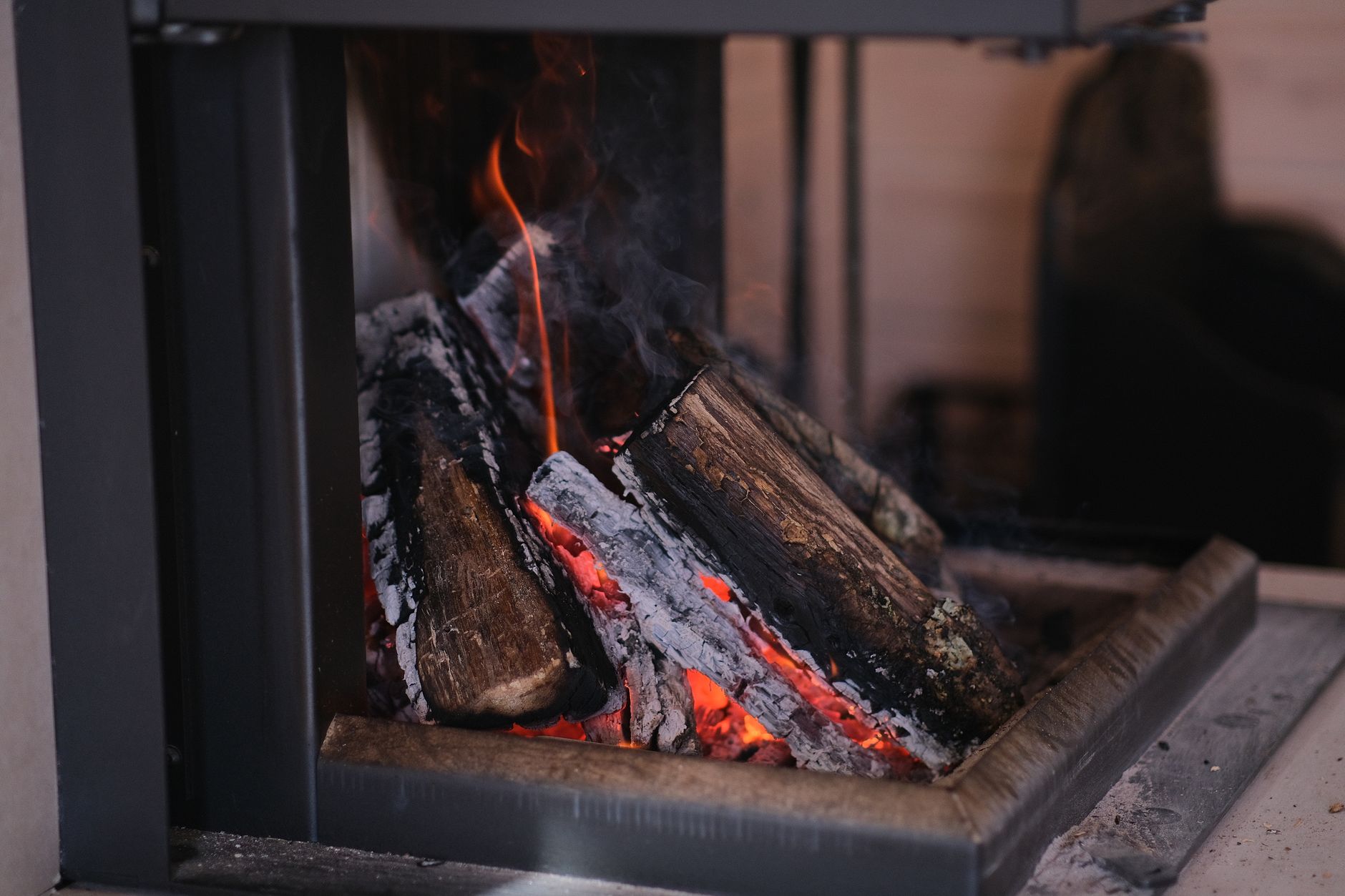 Bûches en combustion dans un insert