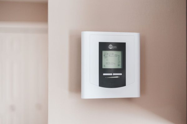 Ta pompe à chaleur ne chauffe pas : que vérifier d’abord ?